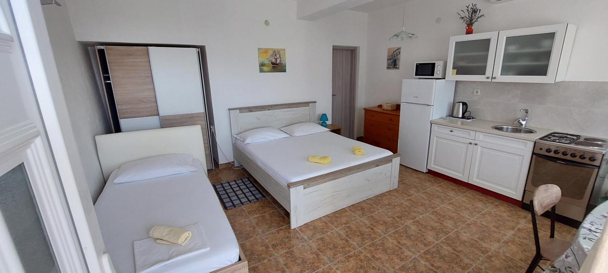 Apartments Dana أوميس الغرفة الصورة